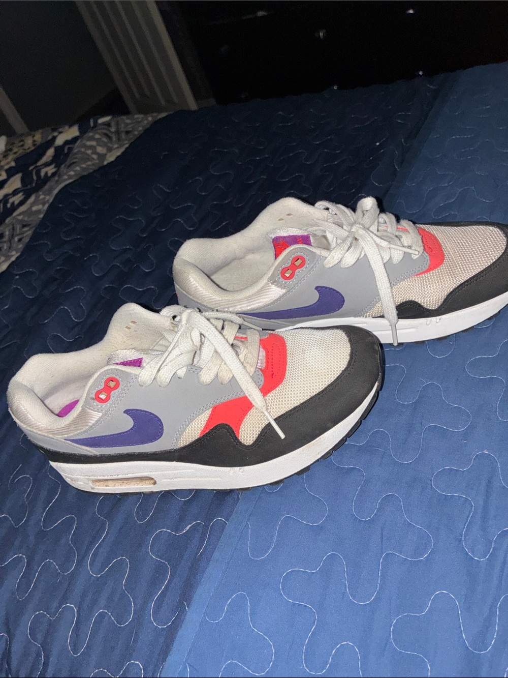 Nike air Max Women’s White Gray Purple/blue and Coral Accent Sneakers